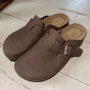 cushionaire boston clog sandals, size 7.5, worn once